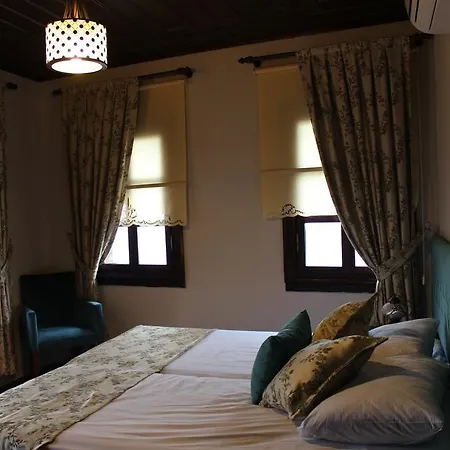 Faik Bey Konagi Bed & Breakfast Golyazi