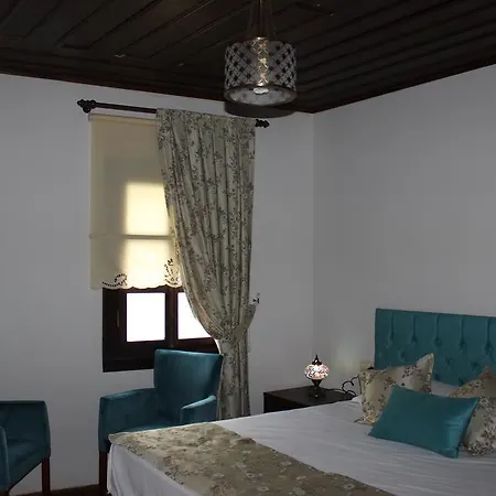 Faik Bey Konagi Couette-café Golyazi