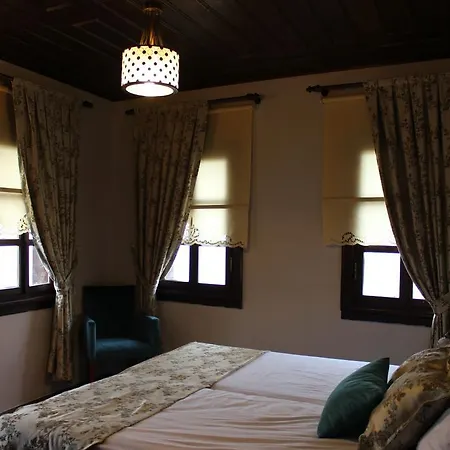 Bed & Breakfast Faik Bey Konagi *