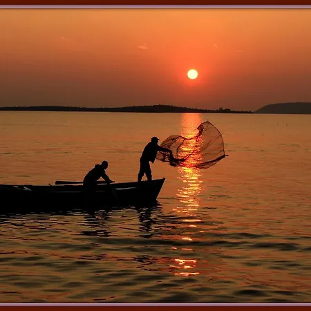 Bed & Breakfast Faik Bey Konagi *