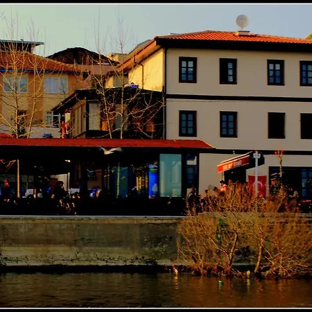 Couette-café Faik Bey Konagi *