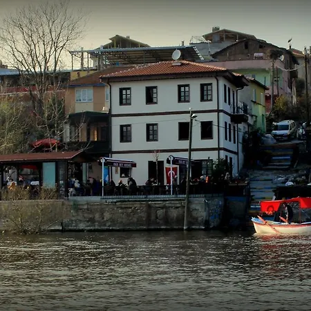 Bed & Breakfast Faik Bey Konagi